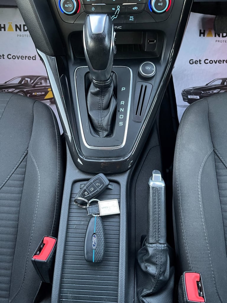 2015 Ford Focus TITANIUM 5-Door Petrol