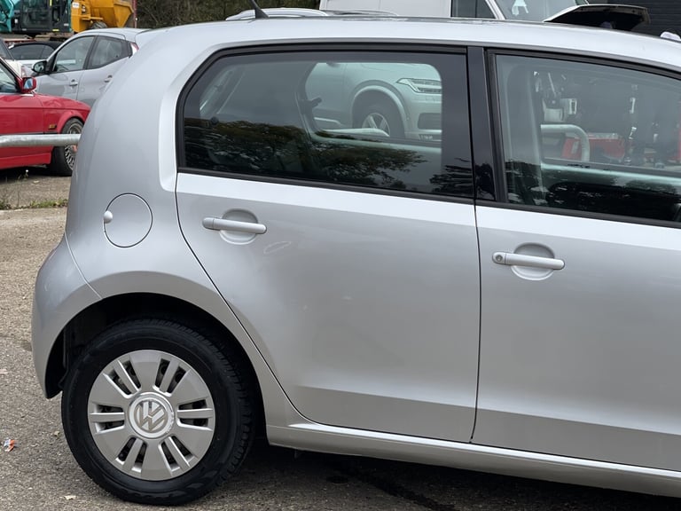 VOLKSWAGEN UP 1.0 Move up! 2016