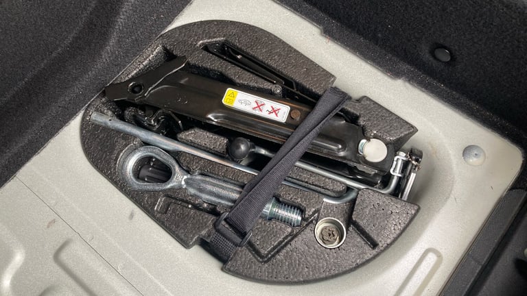 2016 MINI Hatch 1.5 Cooper 5dr Petrol Hatchback Hatchback Petrol Manual