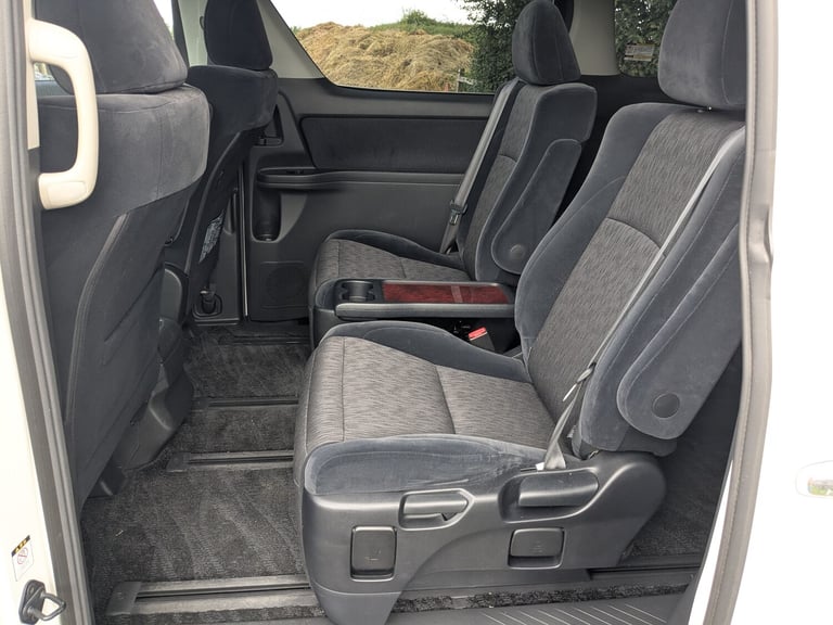 2008 Toyota Alphard 3.5 V6 twin sunroofs cruise control  Petrol