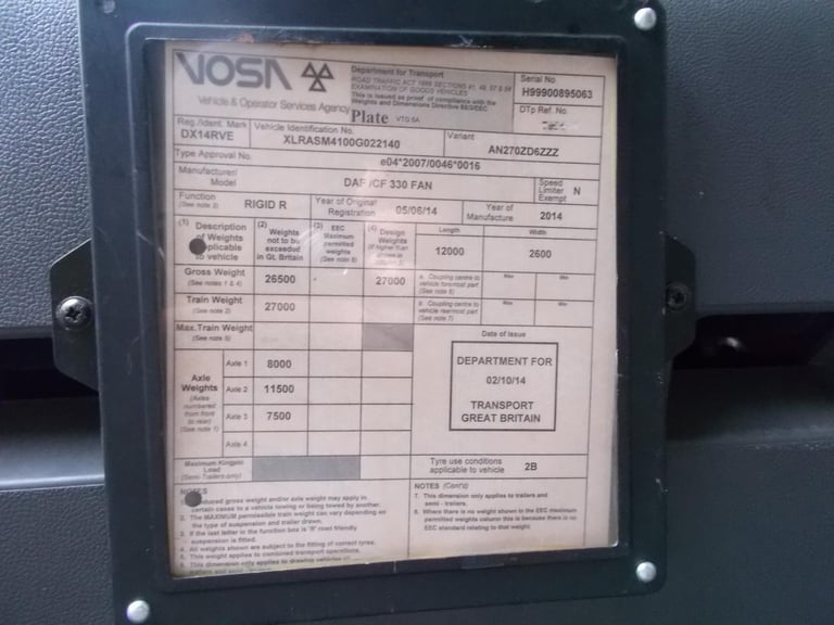 2014 (14) LEYLAND DAF CF 330 FLATBED WITH CRANE & BRICK GRAB. REAR LIFT STEER