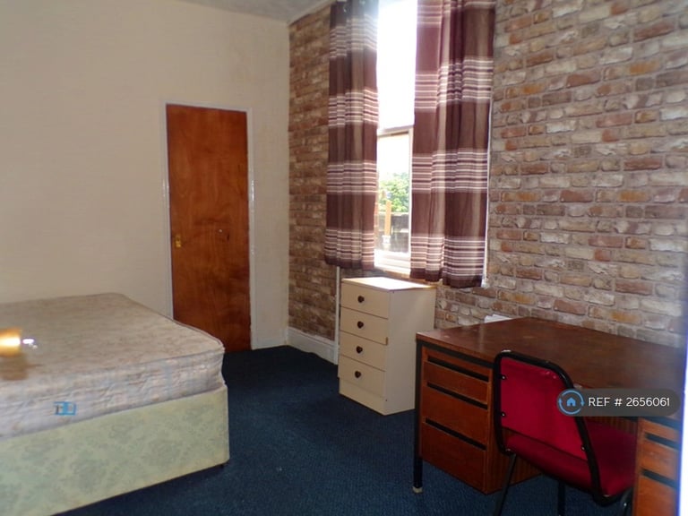 7 bedroom house in Goulden Road, Manchester, M20 (7 bed) (#2656061)