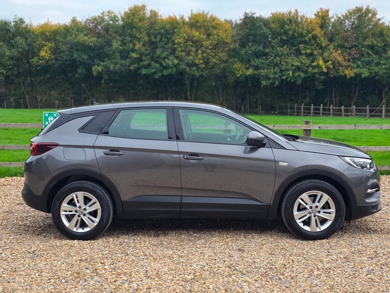 Vauxhall Grandland X SE