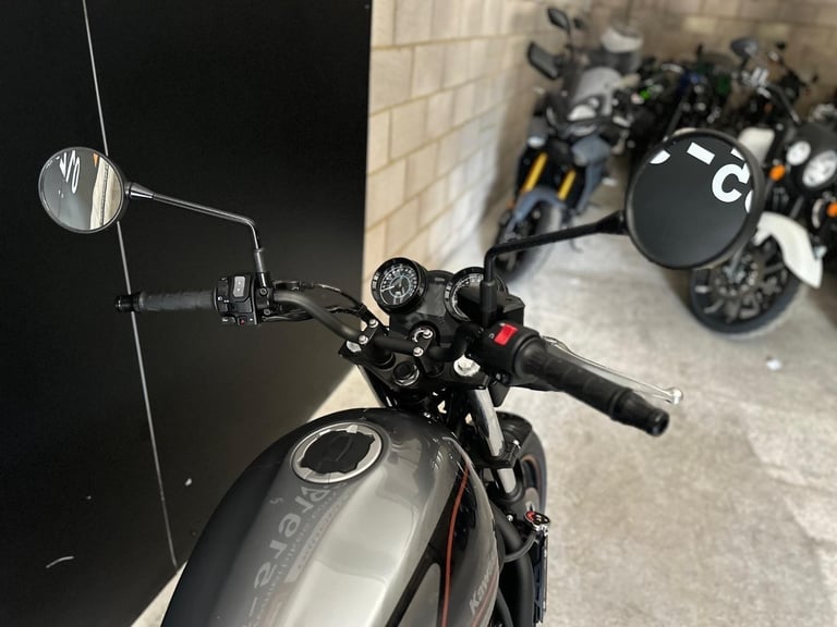 STUNNING LOW MILEAGE 2023/23 KAWASAKI Z650 RS MOTORCYCLE
