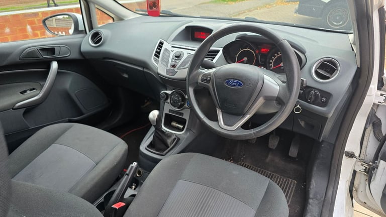 Ford, FIESTA, Hatchback, 2011, Manual, 1399 (cc),3 doors - Image 4
