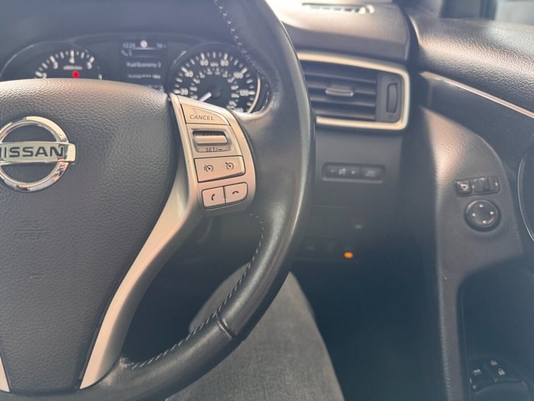 2015 Nissan Qashqai 1.2 DIG-T Tekna SUV 5dr Petrol XTRON 2WD Euro 6 (s/s) (115 ps) HATCHBACK Petr...