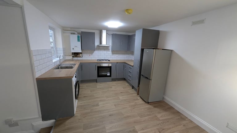 2 Double Bed Ground Floor Flat Totterdown 