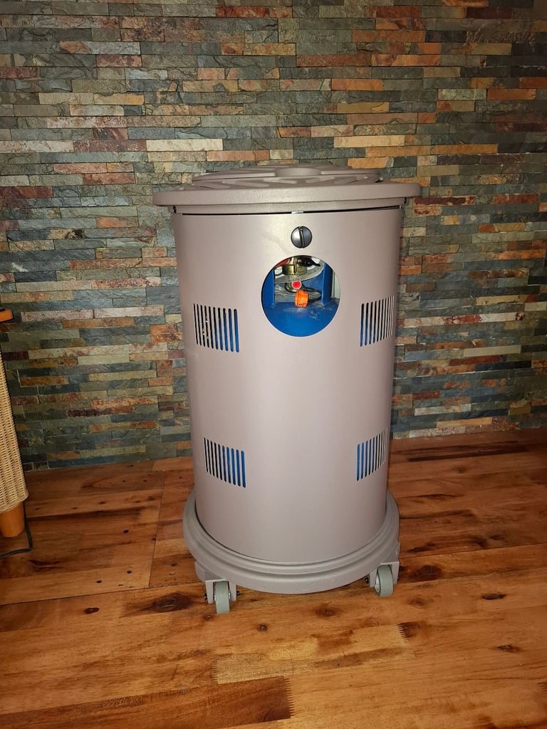 Portable flueless gas fire