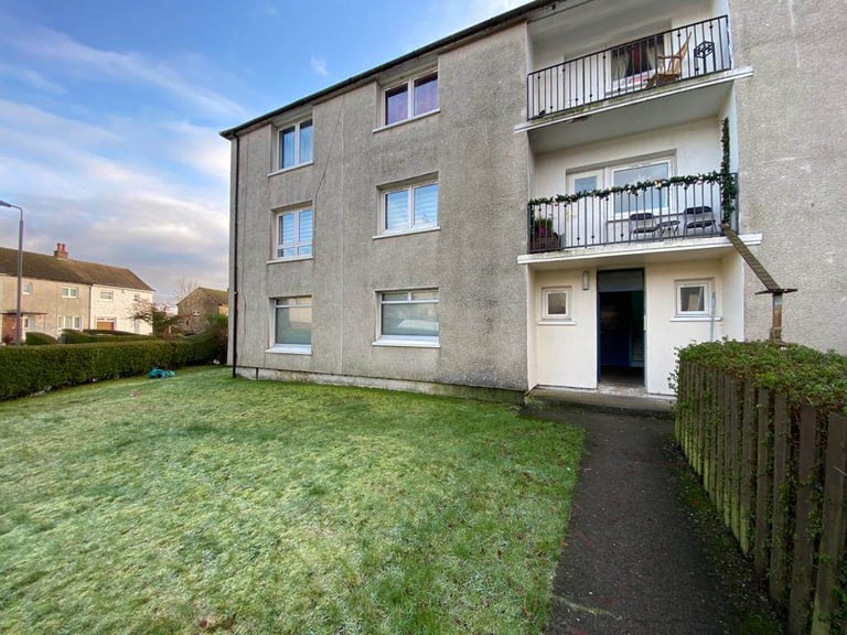 5 Madras Place Flat 0-1 Neilston G78 3PH  - Available Now