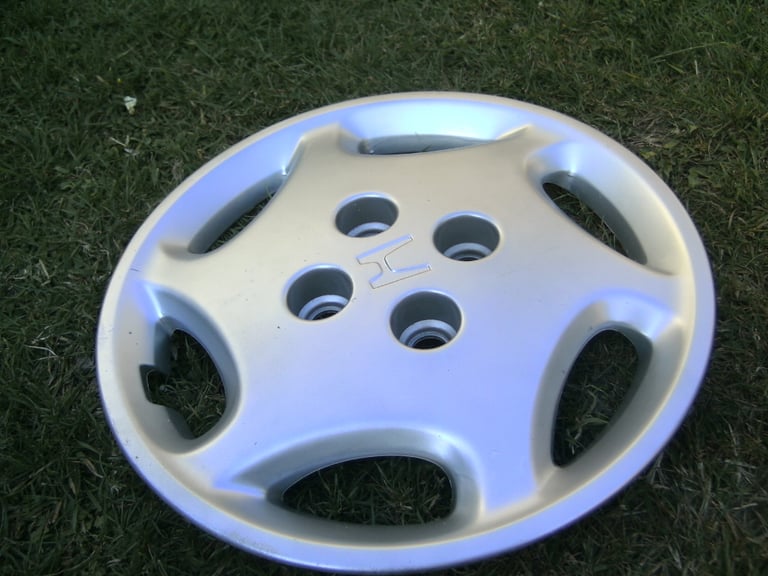 ONE,GENUINE HONDA FACTORY,14 INCH HONDA WHEEL TRIM,VERY TIDY AND GOOD CONDITION,