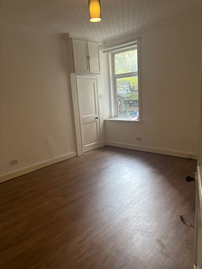 Unfurnished 2 Bedroom Ground Floor Flat in Shawlands