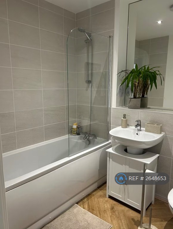 2 bedroom flat in Clydeside Terrace, Renfrew, PA4 (2 bed) (#2648653)