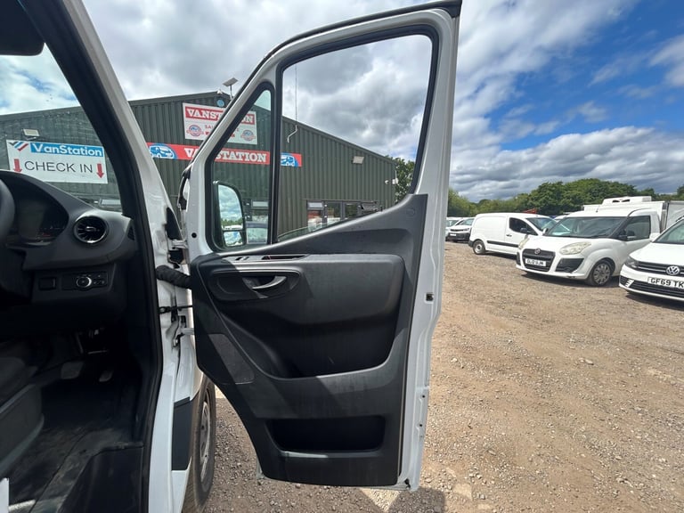 2021 Mercedes-Benz Sprinter 3.5t H2 Progressive Van Panel Van DIESEL Manual