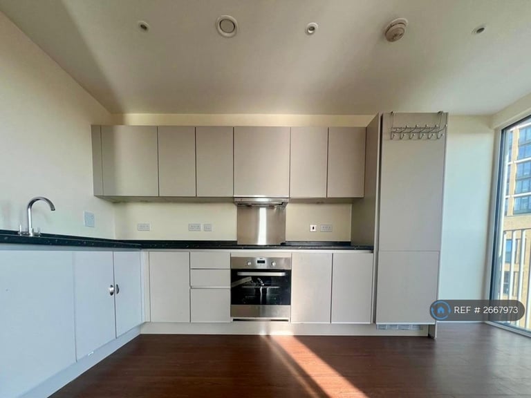2 bedroom flat in Greenshank House, London, NW9 (2 bed) (#2667973)