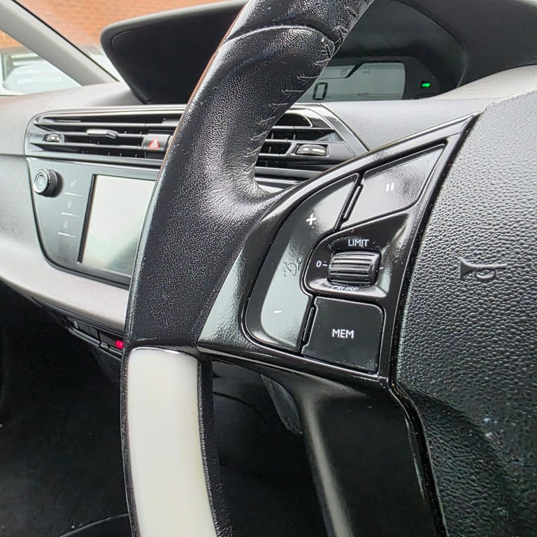 CITROEN C4 PICASSO VTR+ MODEL 1.6 DIESEL 115 BHP YEAR 2014 £20 ROAD TAX PER YEAR LOW MILES!!!