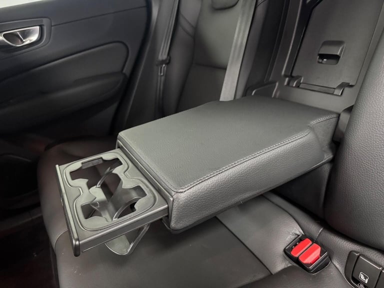 VOLVO XC60 2.0h T6 Recharge 18.8kWh Plus Auto AWD Euro 6 (s/s) 5dr 2024