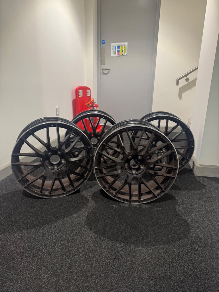 4x 20”AMG GT Style Alloys - Gloss Black 