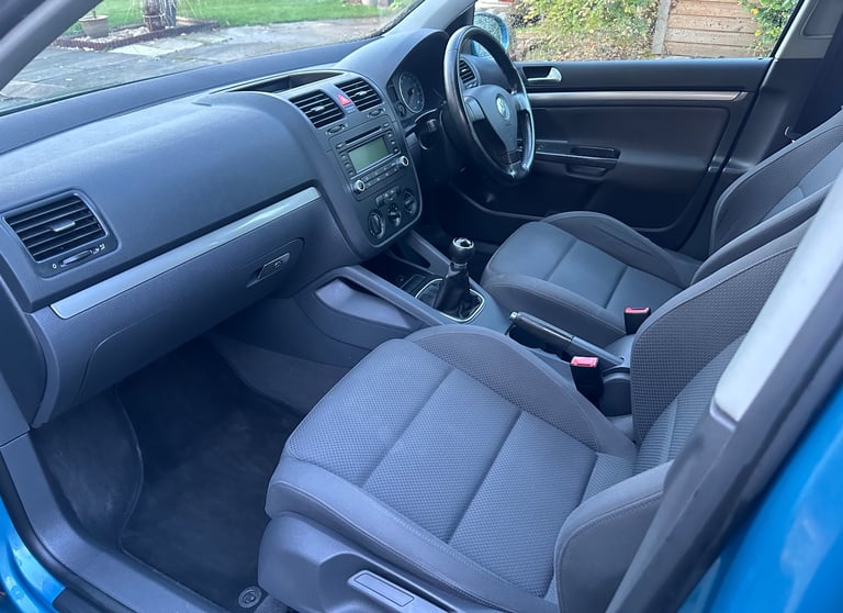 VW Golf 1.6i Sport  67k