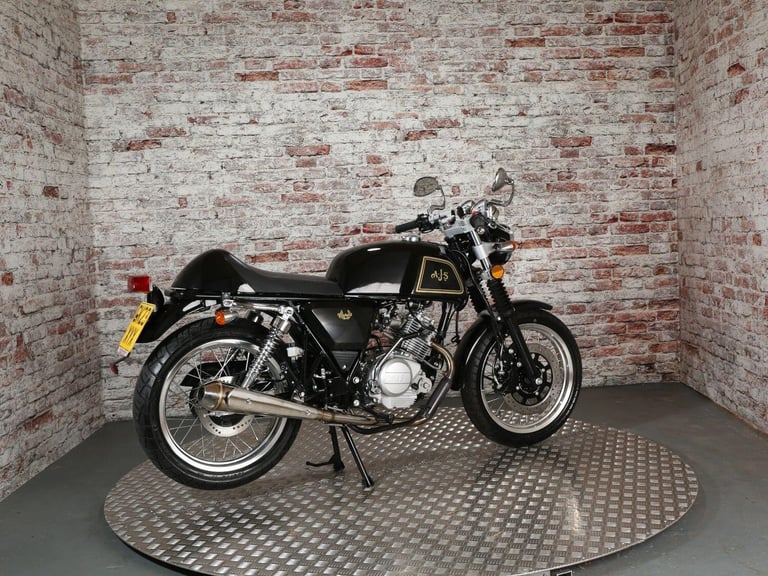 AJS CADWELL 125 - 2023 Petrol Manual in Black
