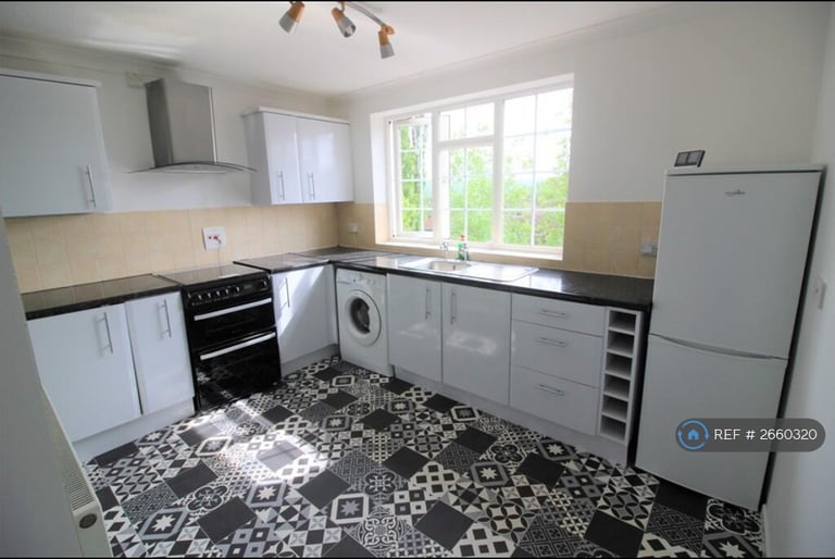 2 bedroom flat in St. Marys Court, Hollingworth, Hyde, SK14 (2 bed) (#2660320)