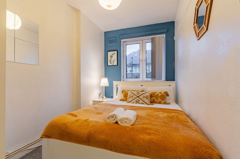 Beautiful 2 bedroom flat in Birmingham City Centre is available for Rent (B16 8)