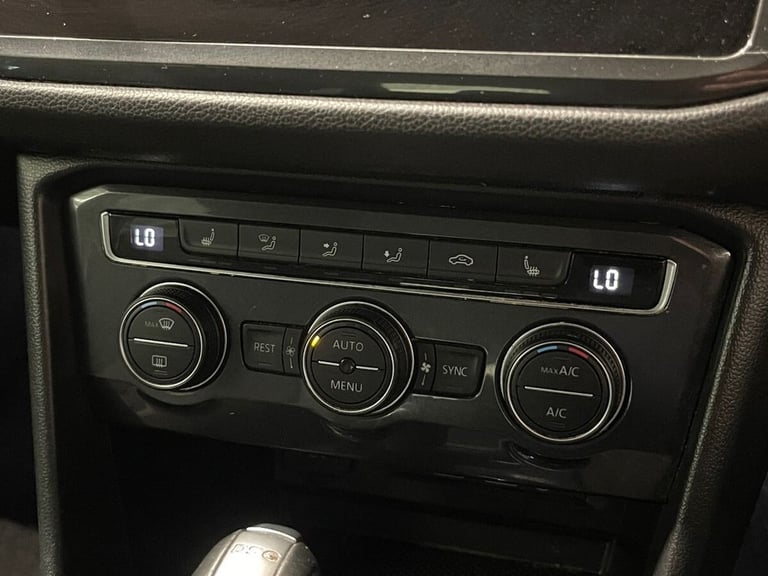 2018 Volkswagen Tiguan 2.0 TDI SE Navigation SUV 5dr Diesel DSG Euro 6 (s/s) (150 ps) ESTATE Dies...