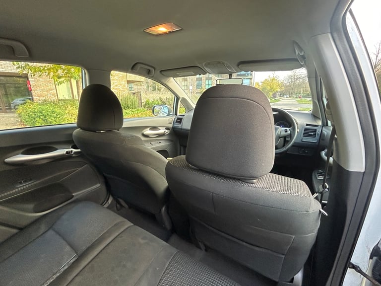 2011 Toyota, AURIS 1.8 hybrid, drives perfect, excellent condition,long mot 
