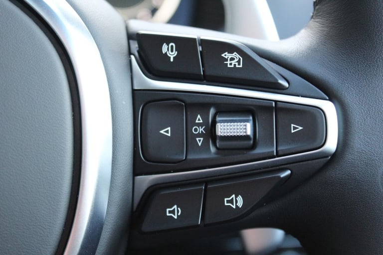 2023 Aston Martin DBX V8 550 5dr Touchtronic HATCHBACK PETROL Automatic