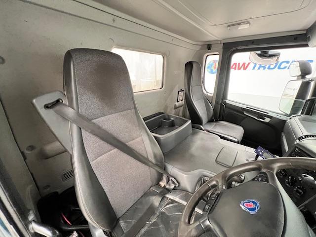 Scania P380 8x4 Rest Cab Bulk Tipper Manual