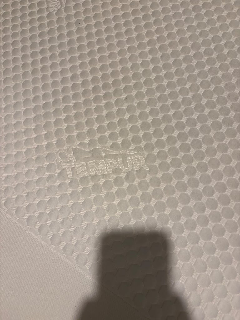 Double tempur mattress 