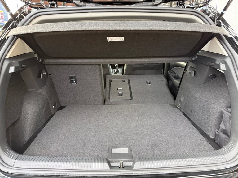 2025 Volkswagen Golf 1.5 TSI Match 5dr, UNDER 3300 MILES, MAY 2028 VOLKSWAGEN WARRANTY HATCHBACK ...