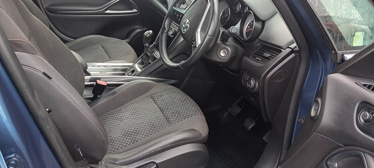7 Seater Vauxhall Zafira Tourer 2.0