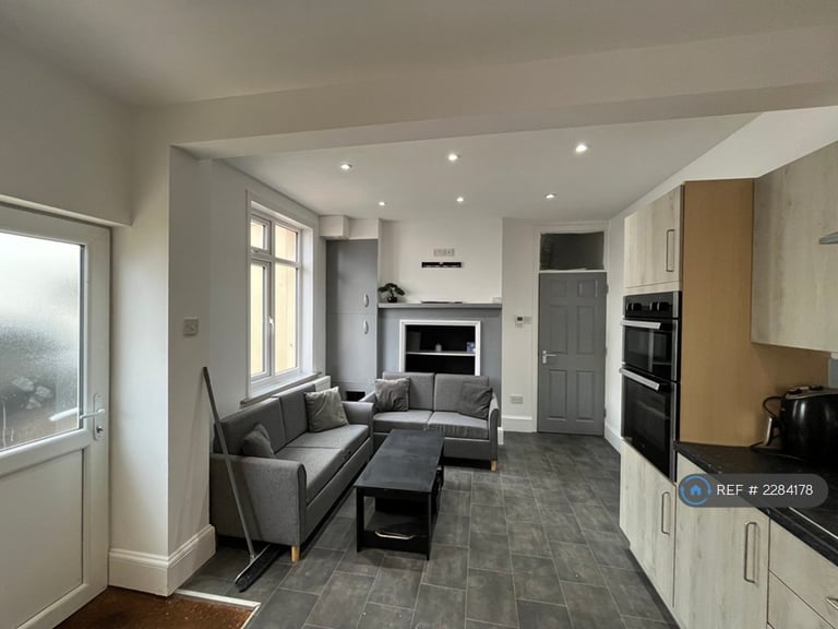 5 bedroom house in Colman Road, Norwich, NR4 (5 bed) (#2284178)