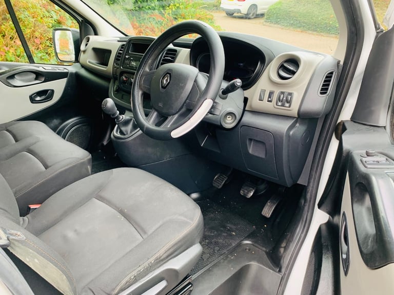 2016 1.6 Dci RENAULT TRAFIC EURO 6 ULEZ VAN 111k MILES MOT till 10/2026 like VIVARO NV300 NO VAT
