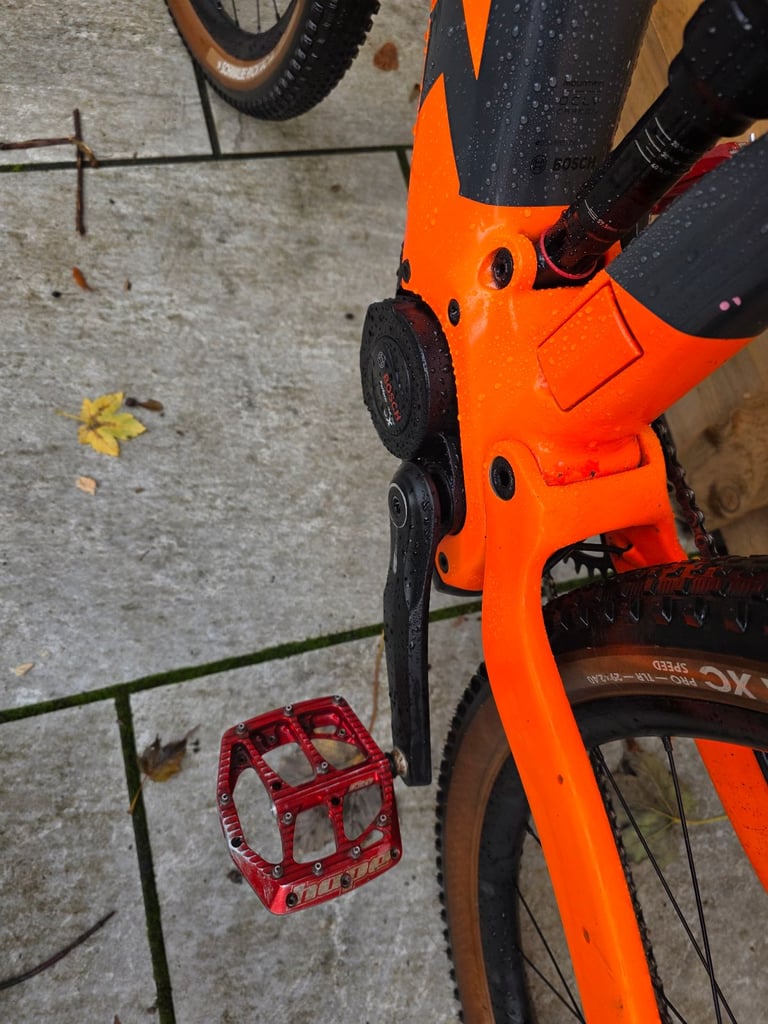 2021 Trek Rail 9.8 xt full carbon electric bike - 2nd battery,  spare tyres, rear rack..