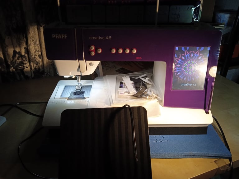 Pfaff creative 4.5  computerised sewing& embroidery machine ONO