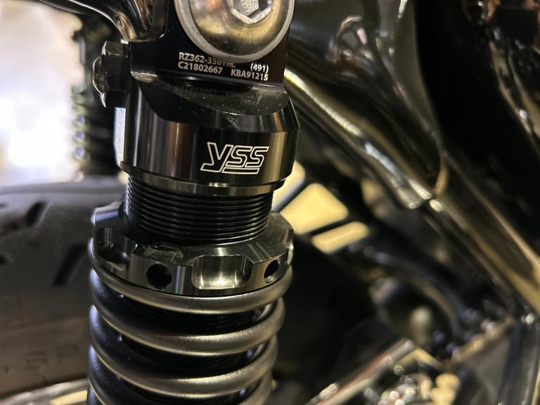 2019 Triumph BONNEVILLE T120 Bonneville T120 Jet Black Prestige Naked PETROL Manual