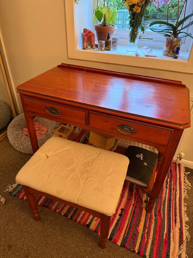 image for Vintage make up desk
