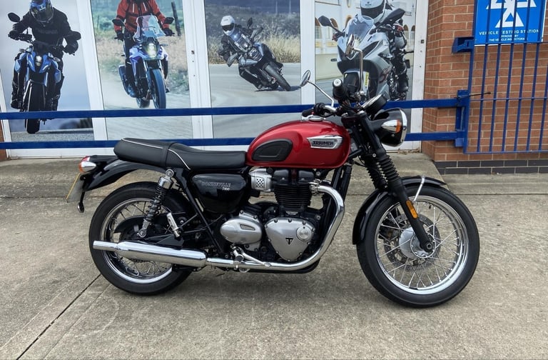 TRIUMPH BONNEVILLE T100, IMMACULATE ! 