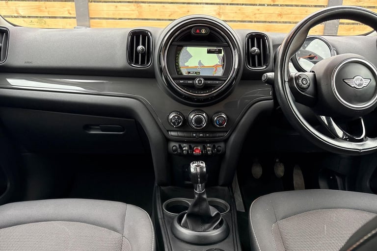 2017 MINI Countryman 1.5 Cooper SUV 5dr Petrol Manual Euro 6 (s/s) (136 ps) HATCHBACK Petrol Manual
