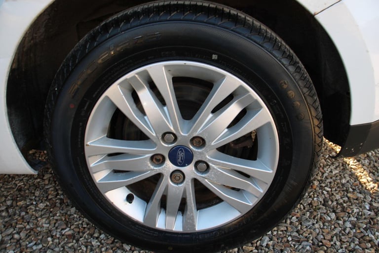 2014 Ford S-Max 1.6 TDCi Zetec Euro 5 (s/s) 5dr MPV Diesel Manual