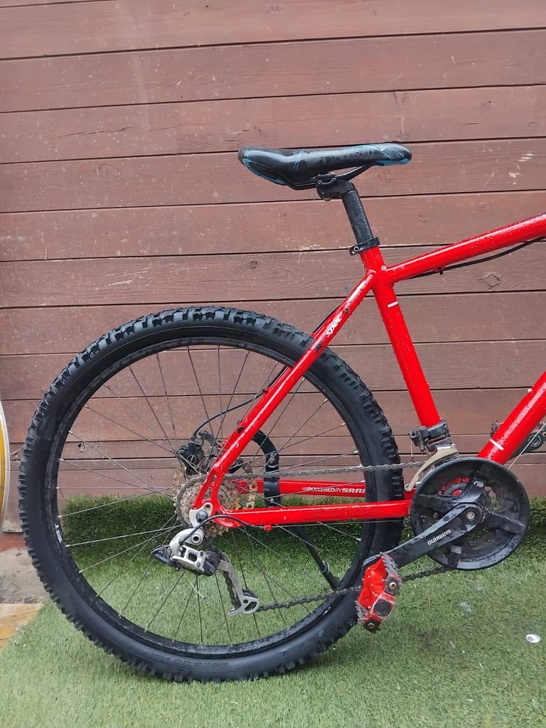 Carrera Vulcan XC Disc Spec mountain bike 26" Hydraulic Disc Brake wheels 19" frame size