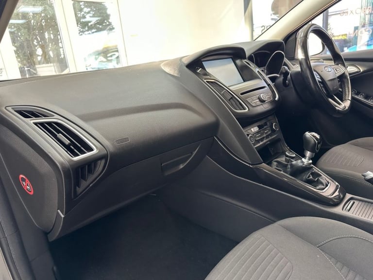 2015 Ford Focus 1.0 EcoBoost 125 Titanium 5dr HATCHBACK PETROL Manual