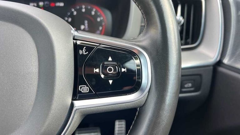 2020 Volvo XC60 2.0 B6P (300) R DESIGN Pro 5dr AWD Geartronic SUV Petrol Automatic