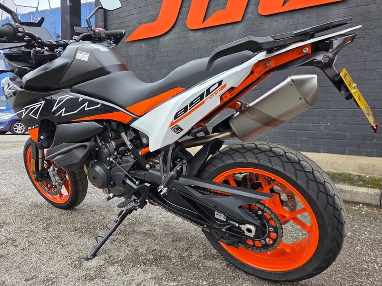 2023 KTM 890 SMT