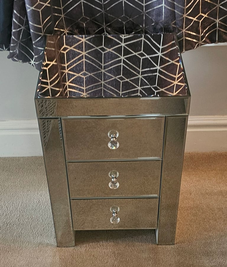 Mirrored Bedside Cabinet 