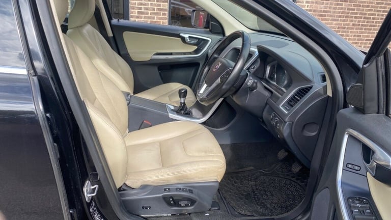  Volvo XC60 D5 [220] SE Lux Nav 5dr AWD Diesel