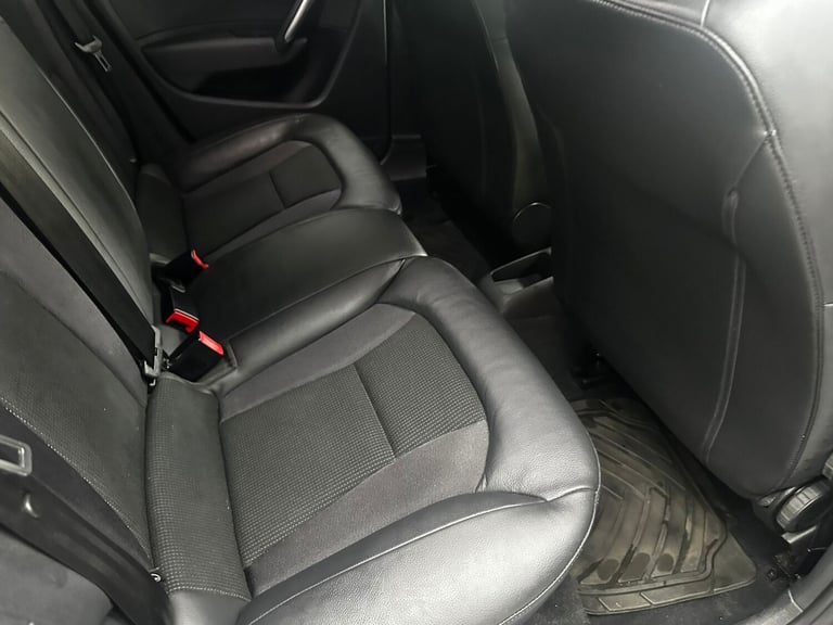 AUDI A1 1.6 TDI S line 2013