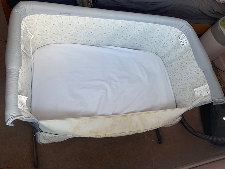 Chicco Next2Me Dream sidecar cot