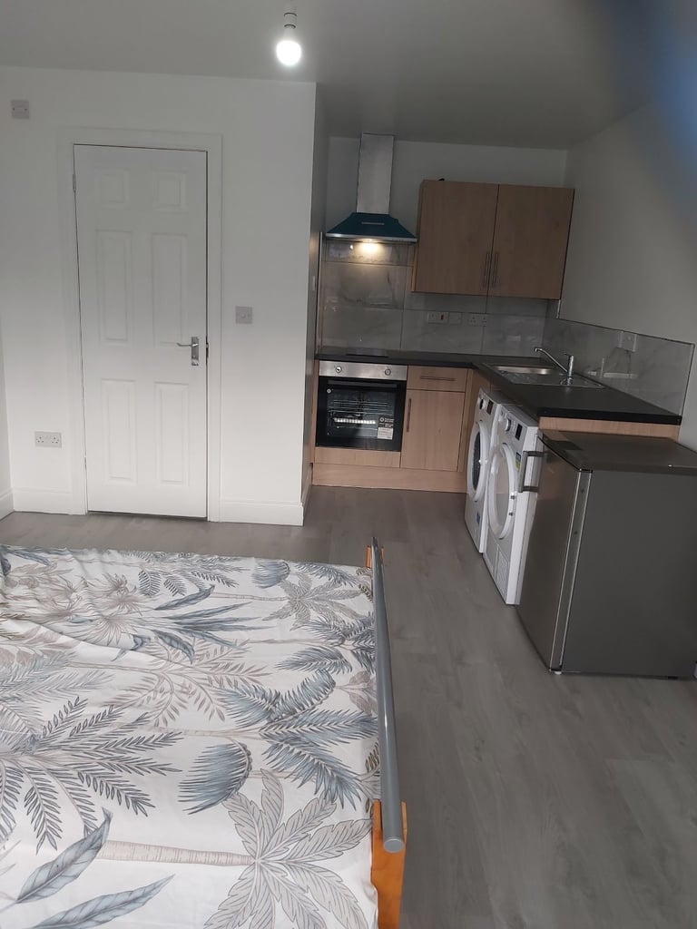 Studio near Gants hill